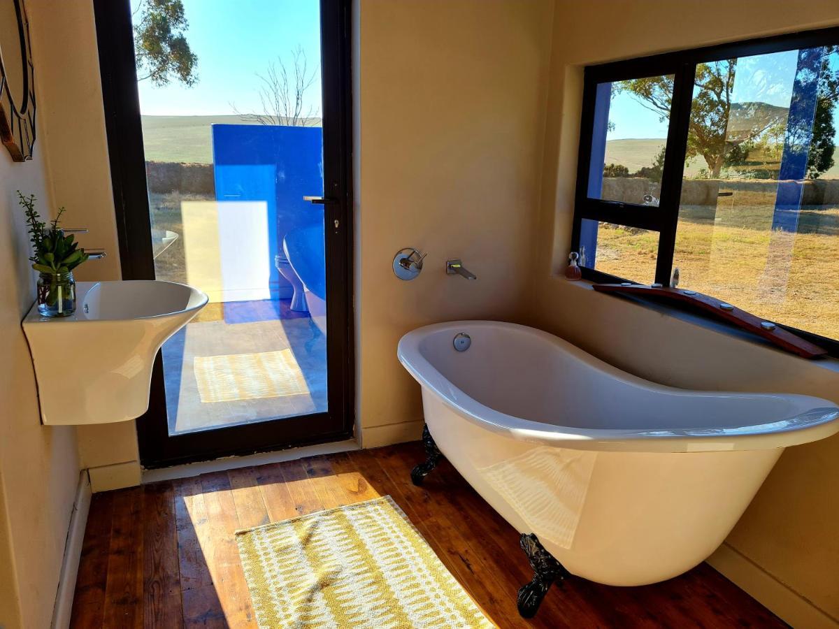 Die Blouhuis Farmhouse Retreat With A Hot Tub Cloeteskraal Bagian luar foto