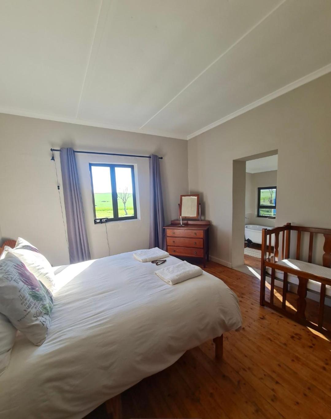 Die Blouhuis Farmhouse Retreat With A Hot Tub Cloeteskraal Bagian luar foto